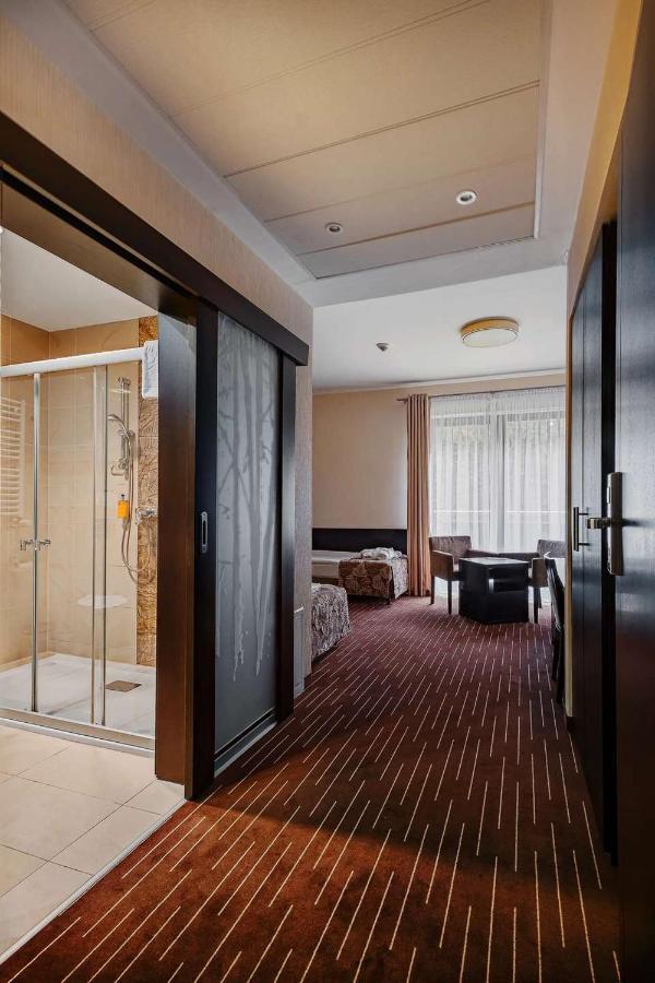 Hotel Uroczysko Cedzyna Luaran gambar