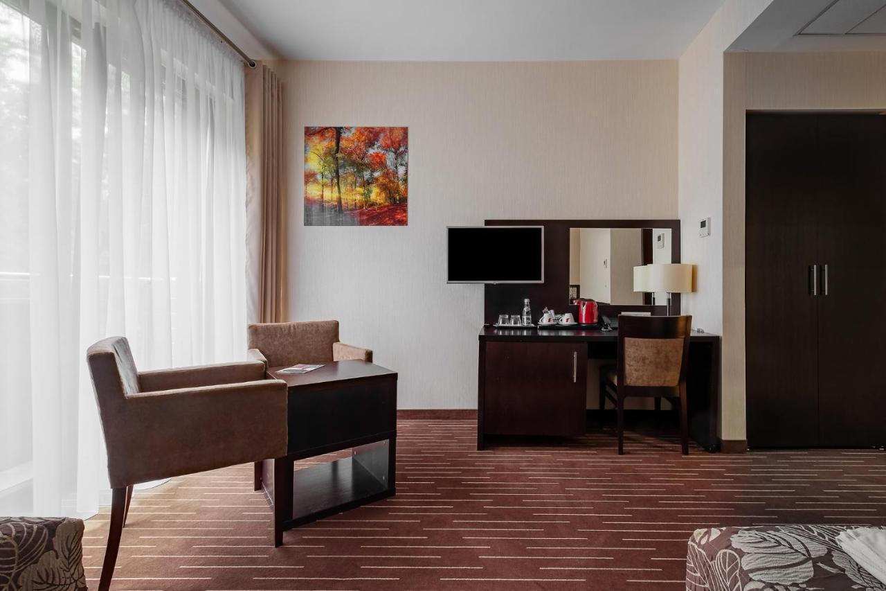 Hotel Uroczysko Cedzyna Luaran gambar