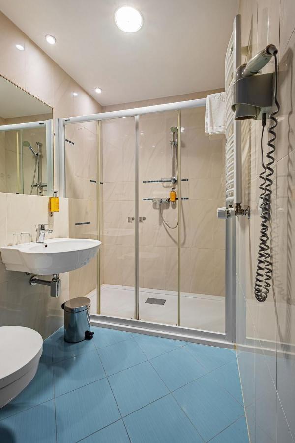 Hotel Uroczysko Cedzyna Luaran gambar