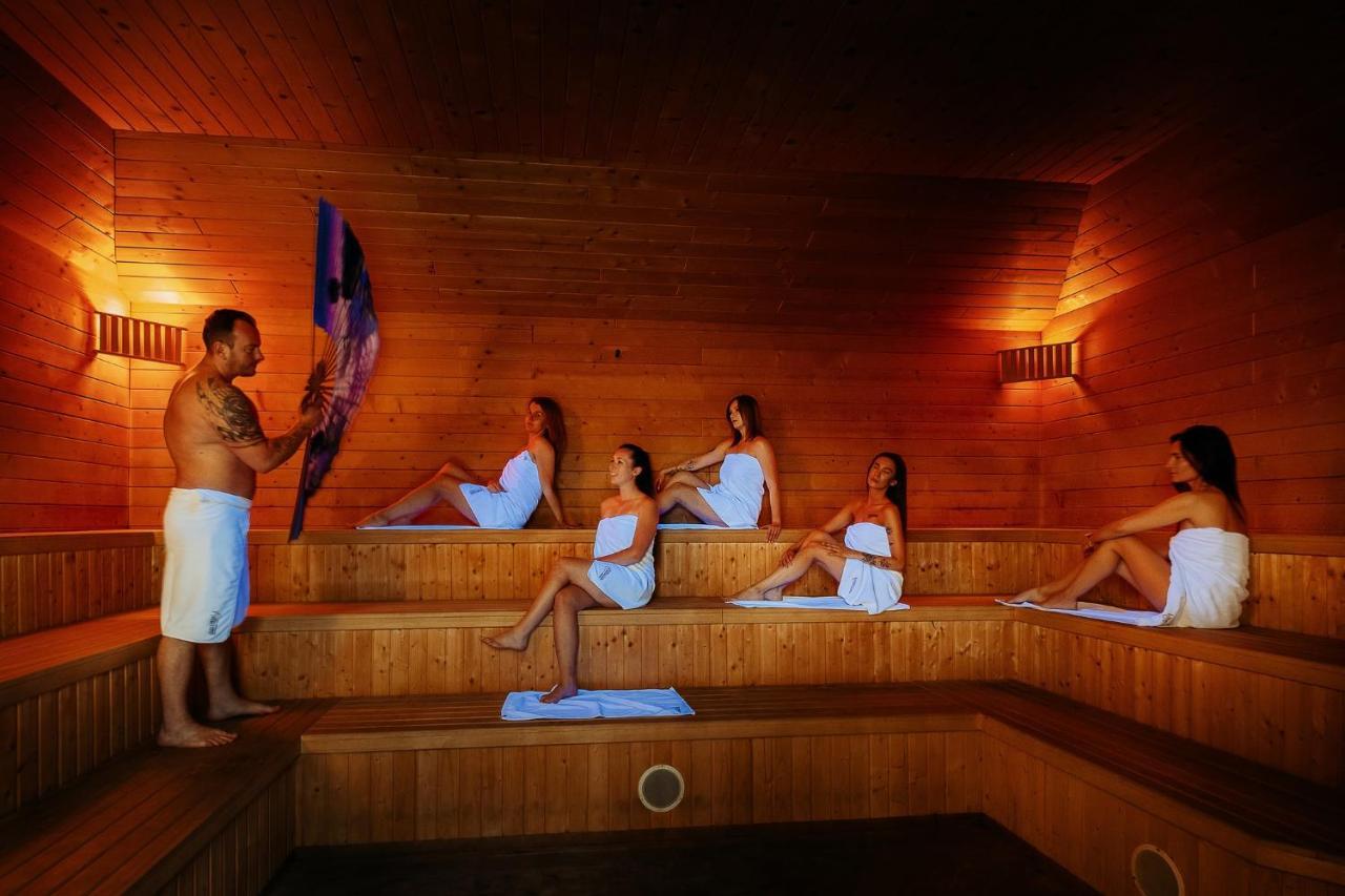 Hotel Uroczysko Cedzyna Luaran gambar